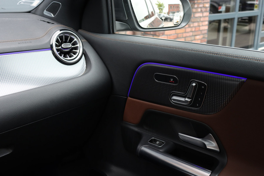 Mercedes-Benz GLA 250 e Business Solution Luxury Limited | Distronic+ | Panoramadak | Trekhaak | Memory | Burmester | Leder | Camera | Augmented Reality | Verwarmd Stuurwiel |
