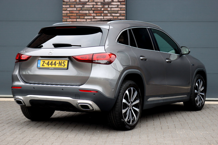 Mercedes-Benz GLA 250 e Business Solution Luxury Limited | Distronic+ | Panoramadak | Trekhaak | Memory | Burmester | Leder | Camera | Augmented Reality | Verwarmd Stuurwiel |