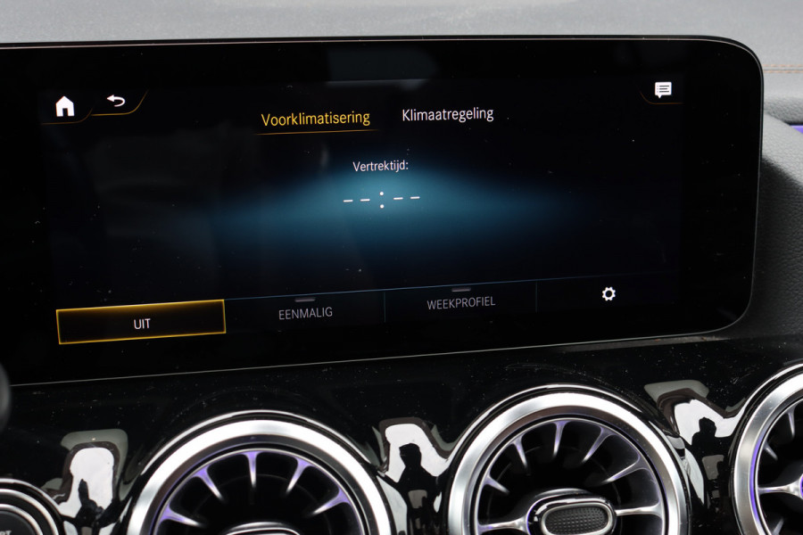 Mercedes-Benz GLA 250 e Business Solution Luxury Limited | Distronic+ | Panoramadak | Trekhaak | Memory | Burmester | Leder | Camera | Augmented Reality | Verwarmd Stuurwiel |