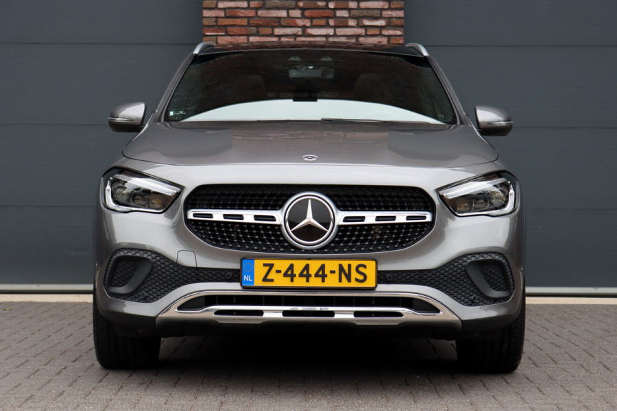 Mercedes-Benz GLA 250 e Business Solution Luxury Limited | Distronic+ | Panoramadak | Trekhaak | Memory | Burmester | Leder | Camera | Augmented Reality | Verwarmd Stuurwiel |