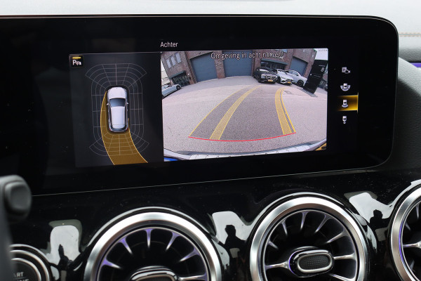 Mercedes-Benz GLA 250 e Business Solution Luxury Limited | Distronic+ | Panoramadak | Trekhaak | Memory | Burmester | Leder | Camera | Augmented Reality | Verwarmd Stuurwiel |