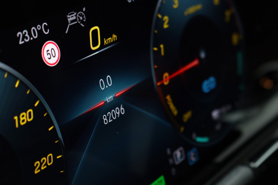 Mercedes-Benz GLA 250 e Business Solution Luxury Limited | Distronic+ | Panoramadak | Trekhaak | Memory | Burmester | Leder | Camera | Augmented Reality | Verwarmd Stuurwiel |
