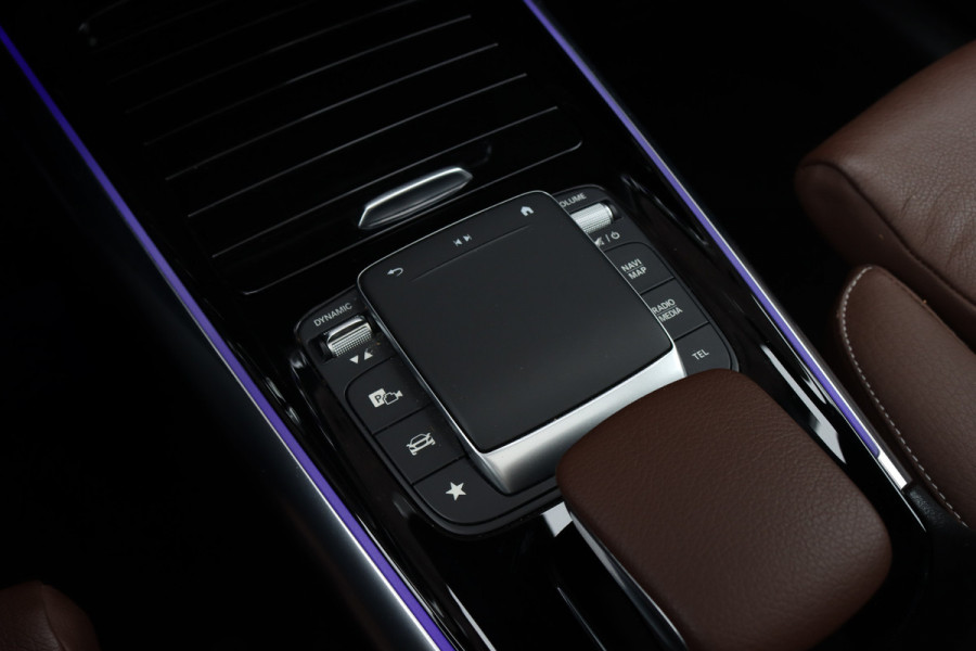 Mercedes-Benz GLA 250 e Business Solution Luxury Limited | Distronic+ | Panoramadak | Trekhaak | Memory | Burmester | Leder | Camera | Augmented Reality | Verwarmd Stuurwiel |