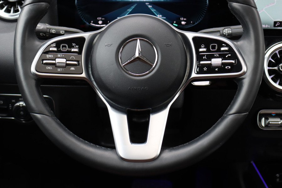 Mercedes-Benz GLA 250 e Business Solution Luxury Limited | Distronic+ | Panoramadak | Trekhaak | Memory | Burmester | Leder | Camera | Augmented Reality | Verwarmd Stuurwiel |