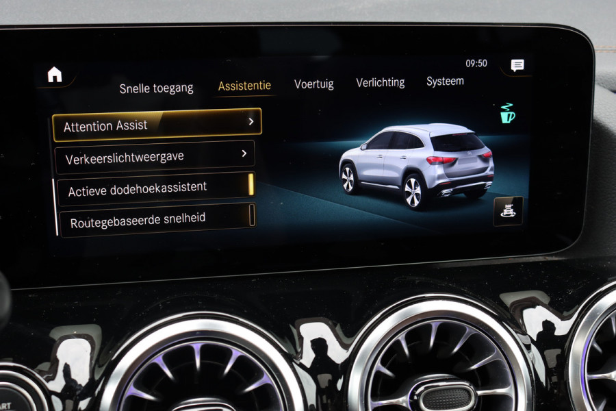 Mercedes-Benz GLA 250 e Business Solution Luxury Limited | Distronic+ | Panoramadak | Trekhaak | Memory | Burmester | Leder | Camera | Augmented Reality | Verwarmd Stuurwiel |