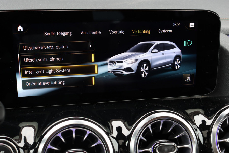 Mercedes-Benz GLA 250 e Business Solution Luxury Limited | Distronic+ | Panoramadak | Trekhaak | Memory | Burmester | Leder | Camera | Augmented Reality | Verwarmd Stuurwiel |