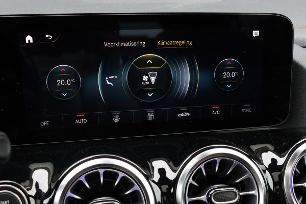 Mercedes-Benz GLA 250 e Business Solution Luxury Limited | Distronic+ | Panoramadak | Trekhaak | Memory | Burmester | Leder | Camera | Augmented Reality | Verwarmd Stuurwiel |