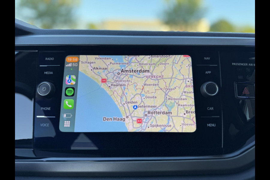 Volkswagen Polo 1.0 TSI Highline 95pk DSG Digital Cockpit KeylessCarPlay Navi Stlvw Garantie