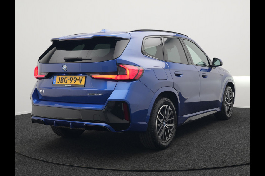 BMW X1 xDrive30e M Sport Plug In Hybrid 327pk Dealer O.H PHEV | Head Up | Adaptive Cruise | M Sportstuur | 360 Camera | Harman Kardon | Lederen Sportstoelen Massage & Memory | Apple Carplay | Navigatie| Virtual | DAB |