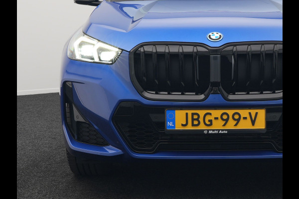BMW X1 xDrive30e M Sport Plug In Hybrid 327pk Dealer O.H PHEV | Head Up | Adaptive Cruise | M Sportstuur | 360 Camera | Harman Kardon | Lederen Sportstoelen Massage & Memory | Apple Carplay | Navigatie| Virtual | DAB |