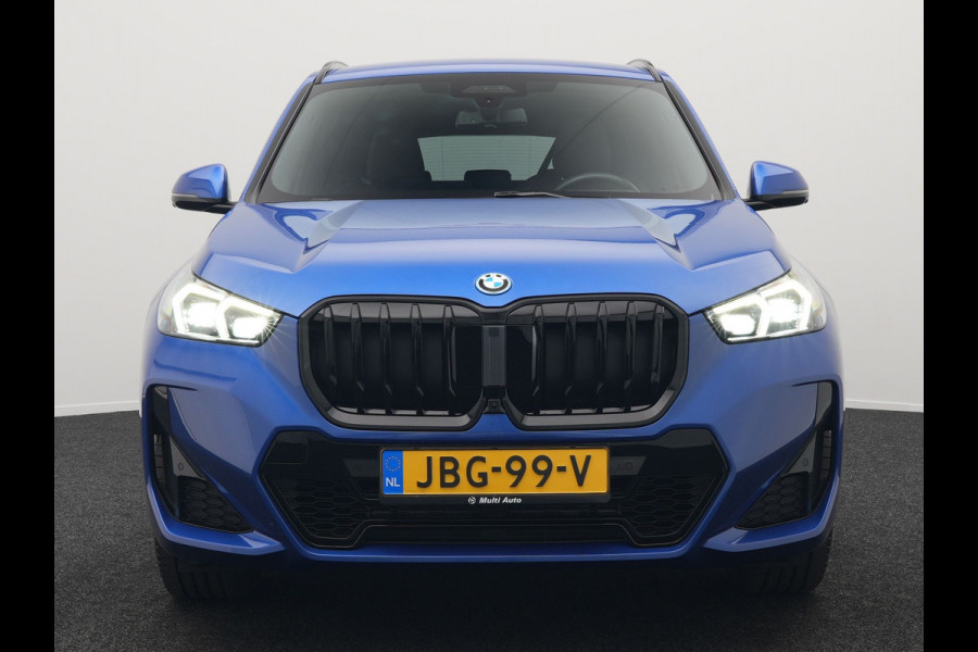 BMW X1 xDrive30e M Sport Plug In Hybrid 327pk Dealer O.H PHEV | Head Up | Adaptive Cruise | M Sportstuur | 360 Camera | Harman Kardon | Lederen Sportstoelen Massage & Memory | Apple Carplay | Navigatie| Virtual | DAB |