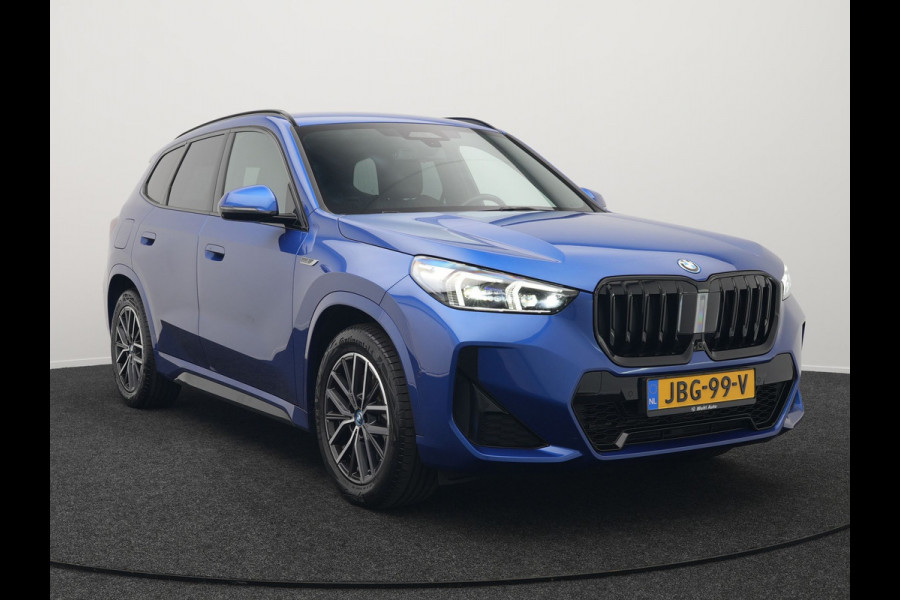 BMW X1 xDrive30e M Sport Plug In Hybrid 327pk Dealer O.H PHEV | Head Up | Adaptive Cruise | M Sportstuur | 360 Camera | Harman Kardon | Lederen Sportstoelen Massage & Memory | Apple Carplay | Navigatie| Virtual | DAB |