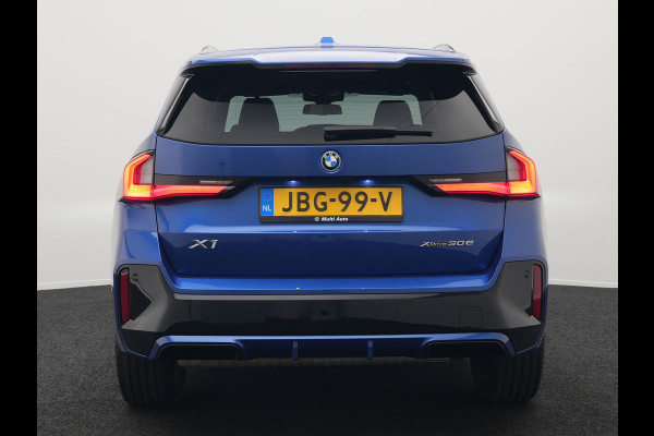 BMW X1 xDrive30e M Sport Plug In Hybrid 327pk Dealer O.H PHEV | Head Up | Adaptive Cruise | M Sportstuur | 360 Camera | Harman Kardon | Lederen Sportstoelen Massage & Memory | Apple Carplay | Navigatie| Virtual | DAB |