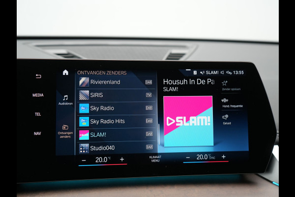 BMW X1 xDrive30e M Sport Plug In Hybrid 327pk Dealer O.H PHEV | Head Up | Adaptive Cruise | M Sportstuur | 360 Camera | Harman Kardon | Lederen Sportstoelen Massage & Memory | Apple Carplay | Navigatie| Virtual | DAB |