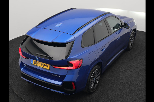 BMW X1 xDrive30e M Sport Plug In Hybrid 327pk Dealer O.H PHEV | Head Up | Adaptive Cruise | M Sportstuur | 360 Camera | Harman Kardon | Lederen Sportstoelen Massage & Memory | Apple Carplay | Navigatie| Virtual | DAB |