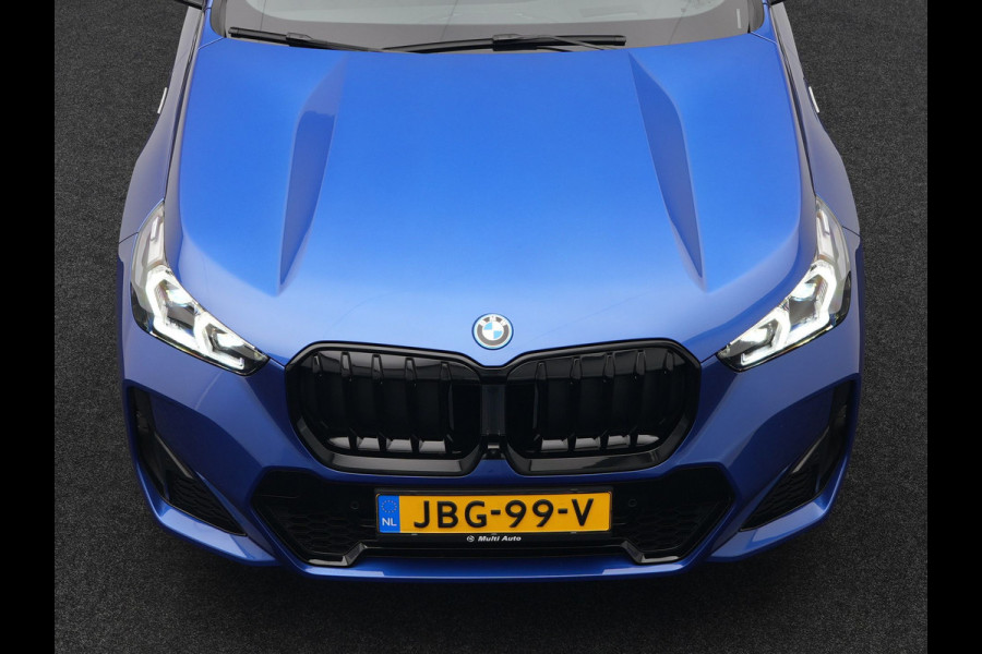 BMW X1 xDrive30e M Sport Plug In Hybrid 327pk Dealer O.H PHEV | Head Up | Adaptive Cruise | M Sportstuur | 360 Camera | Harman Kardon | Lederen Sportstoelen Massage & Memory | Apple Carplay | Navigatie| Virtual | DAB |