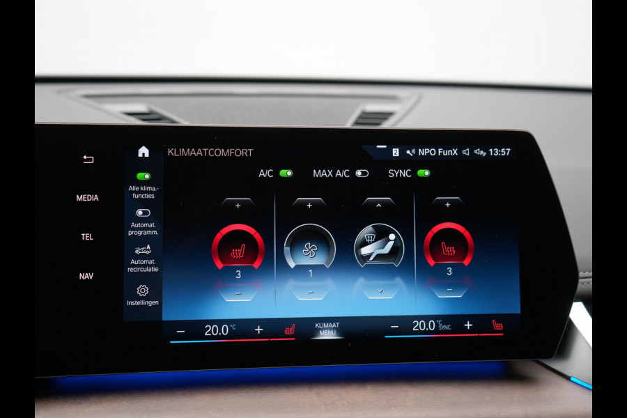 BMW X1 xDrive30e M Sport Plug In Hybrid 327pk Dealer O.H PHEV | Head Up | Adaptive Cruise | M Sportstuur | 360 Camera | Harman Kardon | Lederen Sportstoelen Massage & Memory | Apple Carplay | Navigatie| Virtual | DAB |