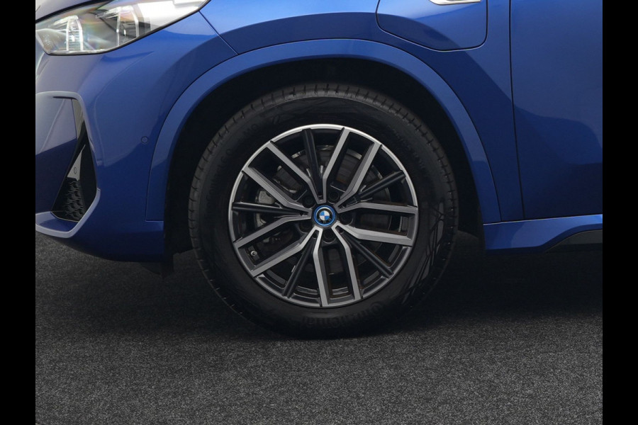 BMW X1 xDrive30e M Sport Plug In Hybrid 327pk Dealer O.H PHEV | Head Up | Adaptive Cruise | M Sportstuur | 360 Camera | Harman Kardon | Lederen Sportstoelen Massage & Memory | Apple Carplay | Navigatie| Virtual | DAB |