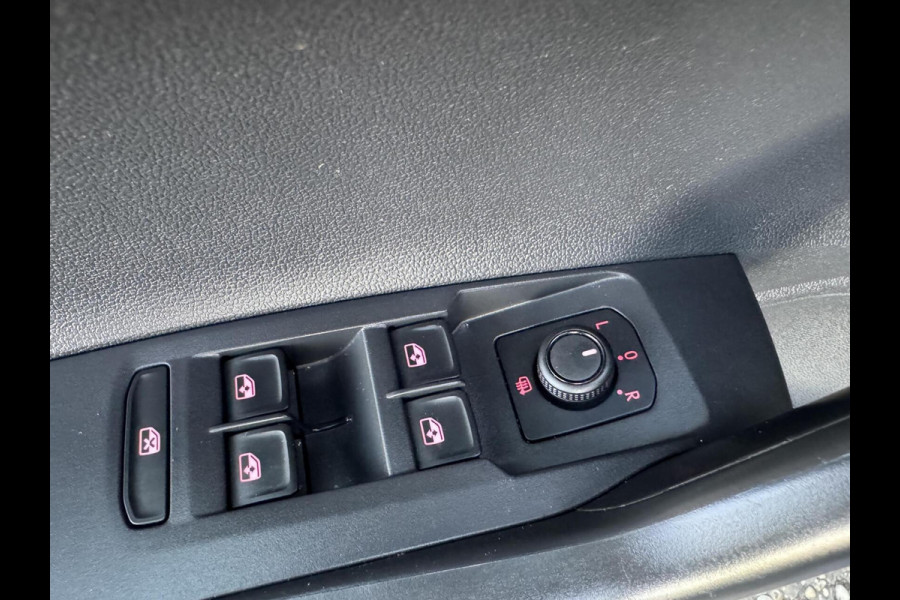 Volkswagen Polo 1.0 TSI Highline 95pk DSG Digital Cockpit KeylessCarPlay Navi Stlvw Garantie