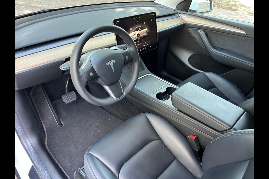 Tesla Model Y RWD 58 kWh 93% SOH Trekhaak BTW Auto 1e Eigenaar Rijklaarprijs!