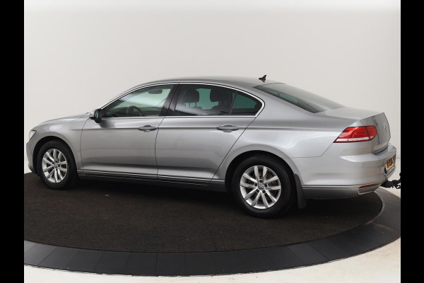 Volkswagen Passat 1.4 TSI Comfortline | Stoelverwarming | Trekhaak | Adaptive cruise | Climate control | Navigatie | Parkeerhulp | Bluetooth | DAB