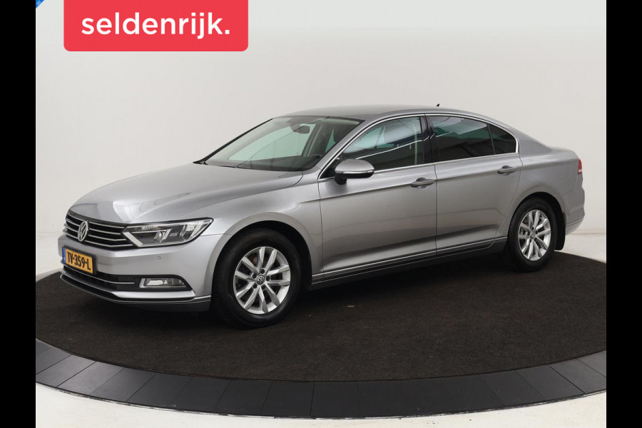 Volkswagen Passat 1.4 TSI Comfortline | Stoelverwarming | Trekhaak | Adaptive cruise | Climate control | Navigatie | Parkeerhulp | Bluetooth | DAB