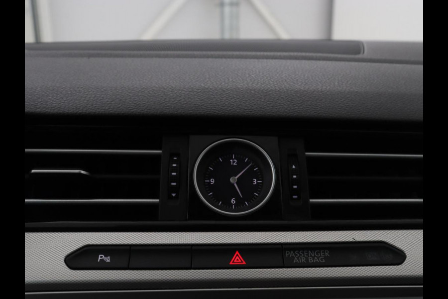 Volkswagen Passat 1.4 TSI Comfortline | Stoelverwarming | Trekhaak | Adaptive cruise | Climate control | Navigatie | Parkeerhulp | Bluetooth | DAB