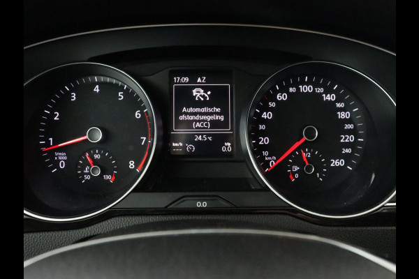 Volkswagen Passat 1.4 TSI Comfortline | Stoelverwarming | Trekhaak | Adaptive cruise | Climate control | Navigatie | Parkeerhulp | Bluetooth | DAB