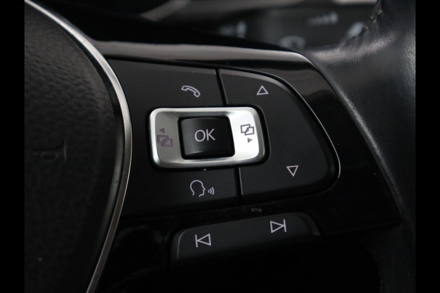 Volkswagen Passat 1.4 TSI Comfortline | Stoelverwarming | Trekhaak | Adaptive cruise | Climate control | Navigatie | Parkeerhulp | Bluetooth | DAB