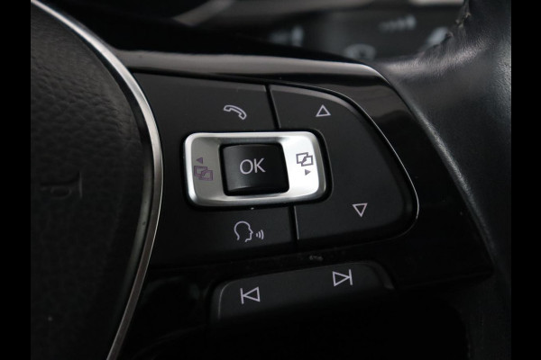 Volkswagen Passat 1.4 TSI Comfortline | Stoelverwarming | Trekhaak | Adaptive cruise | Climate control | Navigatie | Parkeerhulp | Bluetooth | DAB