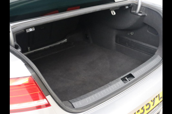 Volkswagen Passat 1.4 TSI Comfortline | Stoelverwarming | Trekhaak | Adaptive cruise | Climate control | Navigatie | Parkeerhulp | Bluetooth | DAB