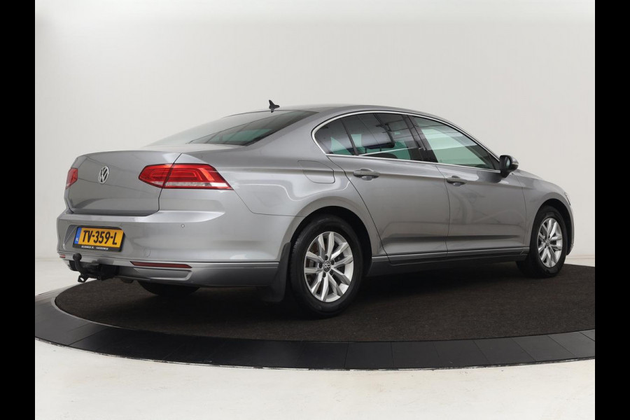 Volkswagen Passat 1.4 TSI Comfortline | Stoelverwarming | Trekhaak | Adaptive cruise | Climate control | Navigatie | Parkeerhulp | Bluetooth | DAB
