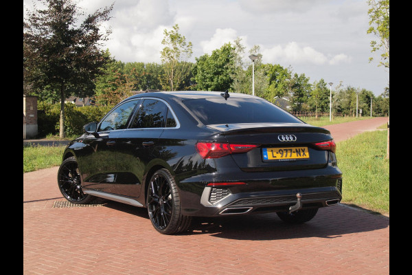 Audi A3 Limousine 35 TFSI S edition Dubbele S-line | Apple Carplay | Nederlandse Auto | Trekhaak |