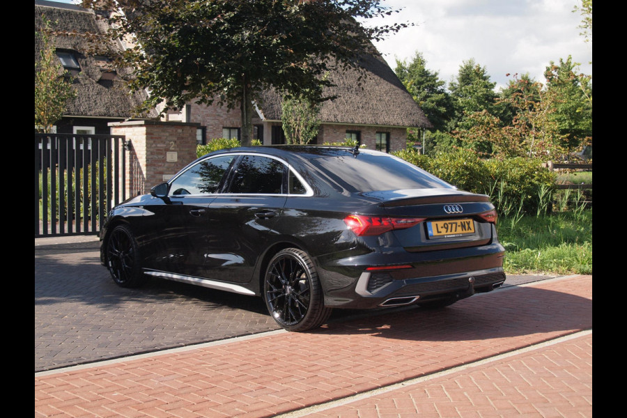 Audi A3 Limousine 35 TFSI S edition Dubbele S-line | Apple Carplay | Nederlandse Auto | Trekhaak |