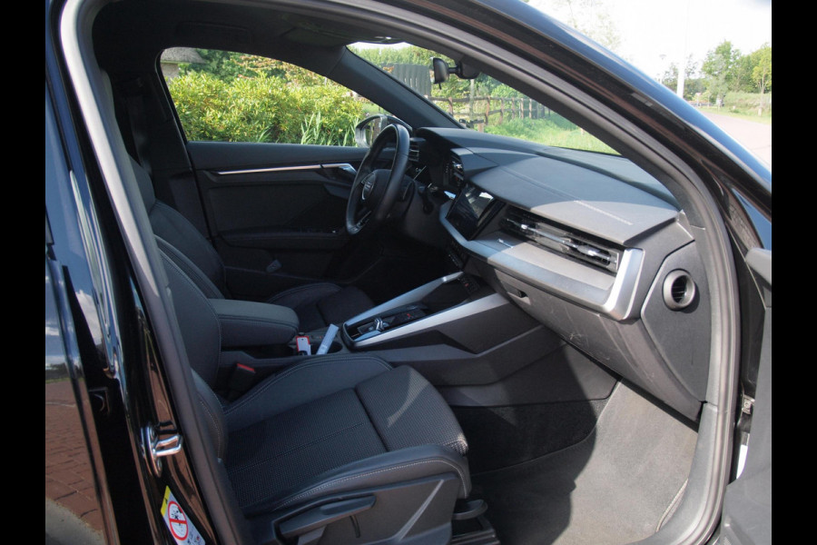 Audi A3 Limousine 35 TFSI S edition Dubbele S-line | Apple Carplay | Nederlandse Auto | Trekhaak |