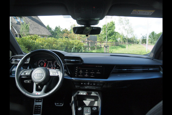Audi A3 Limousine 35 TFSI S edition Dubbele S-line | Apple Carplay | Nederlandse Auto | Trekhaak |
