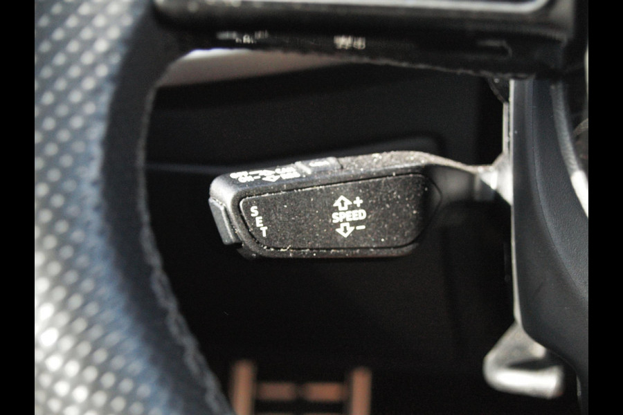 Audi A3 Limousine 35 TFSI S edition Dubbele S-line | Apple Carplay | Nederlandse Auto | Trekhaak |