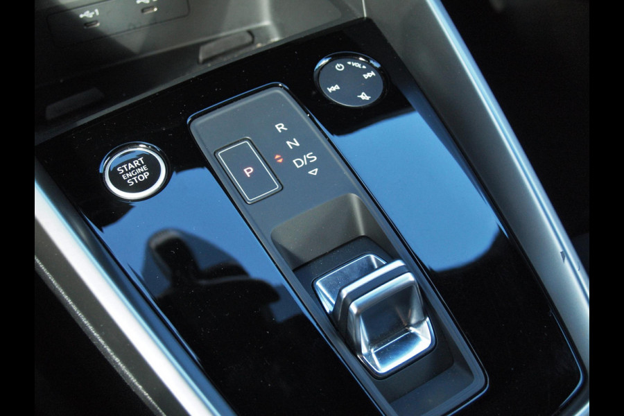 Audi A3 Limousine 35 TFSI S edition Dubbele S-line | Apple Carplay | Nederlandse Auto | Trekhaak |