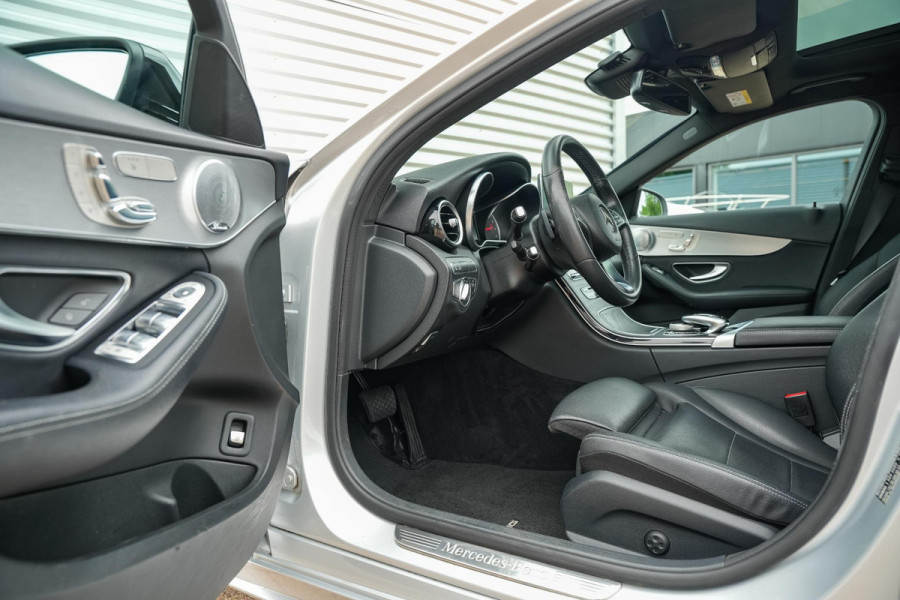 Mercedes-Benz C-Klasse Estate 180 Sport Edition Premium Plus AMG Panoramadak Burmester Memory LED 19''LM