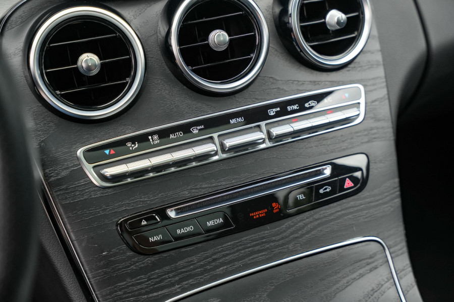Mercedes-Benz C-Klasse Estate 180 Sport Edition Premium Plus AMG Panoramadak Burmester Memory LED 19''LM