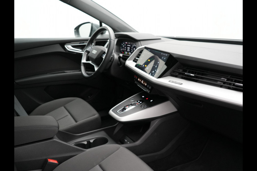 Audi Q4 e-tron Sportback 35 Edition 55 kWh 170pk Dealer O.H INCL BTW | Adaptive Cruise | Camera | Verwarmde Stoelen | Virtual | Front Assist | Navigatie | DAB |