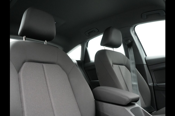 Audi Q4 e-tron Sportback 35 Edition 55 kWh 170pk Dealer O.H INCL BTW | Adaptive Cruise | Camera | Verwarmde Stoelen | Virtual | Front Assist | Navigatie | DAB |
