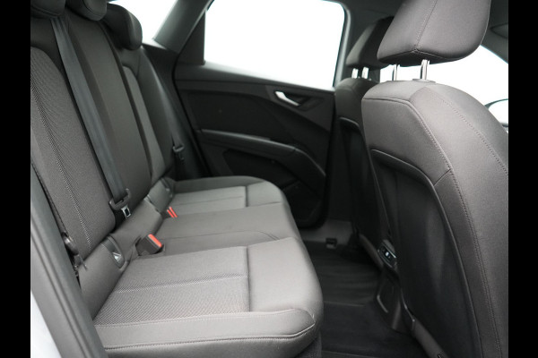 Audi Q4 e-tron Sportback 35 Edition 55 kWh 170pk Dealer O.H INCL BTW | Adaptive Cruise | Camera | Verwarmde Stoelen | Virtual | Front Assist | Navigatie | DAB |