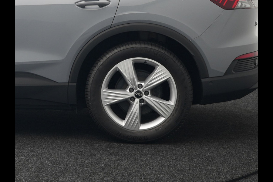 Audi Q4 e-tron Sportback 35 Edition 55 kWh 170pk Dealer O.H INCL BTW | Adaptive Cruise | Camera | Verwarmde Stoelen | Virtual | Front Assist | Navigatie | DAB |