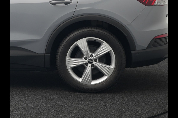 Audi Q4 e-tron Sportback 35 Edition 55 kWh 170pk Dealer O.H INCL BTW | Adaptive Cruise | Camera | Verwarmde Stoelen | Virtual | Front Assist | Navigatie | DAB |