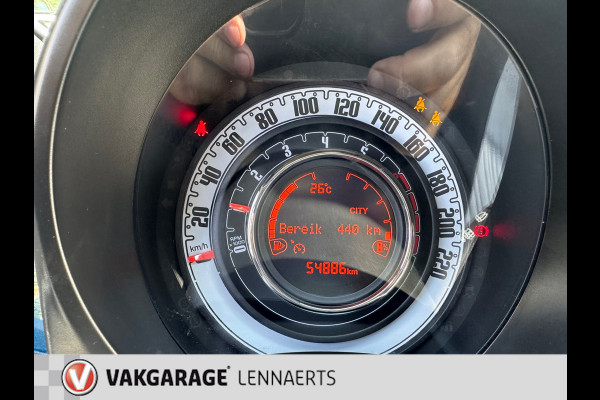 Fiat 500 1.0 Hybrid Club, cruise, carplay, auto ac, ect. Rijklaarprijs / 12 mnd garantie