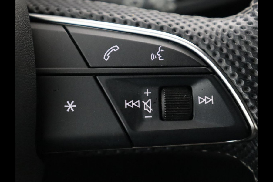 Audi Q3 45 TFSI e S edition | Stoelverwarming | Adaptive cruise | Carplay | 19'' | Virtual Cockpit | Sportstoelen | Half leder | Full LED | Parkeerhulp | PHEV | Plug In