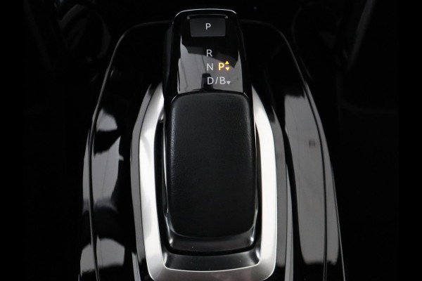 Peugeot e-2008 EV GT Pack 50 kWh | Stoelverwarming | Alcantara | Adaptive cruise | Camera | Carplay | Navigatie | Keyless | Digital Cockpit | Dodehoek detectie | Climate control