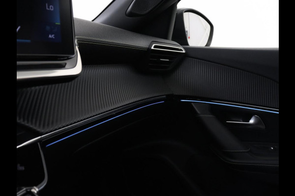 Peugeot e-2008 EV GT Pack 50 kWh | Stoelverwarming | Alcantara | Adaptive cruise | Camera | Carplay | Navigatie | Keyless | Digital Cockpit | Dodehoek detectie | Climate control