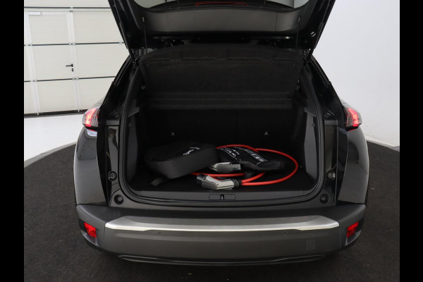 Peugeot e-2008 EV GT Pack 50 kWh | Stoelverwarming | Alcantara | Adaptive cruise | Camera | Carplay | Navigatie | Keyless | Digital Cockpit | Dodehoek detectie | Climate control